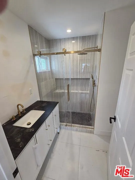 8519 Yolanda Avenue Los Angeles, CA 91324