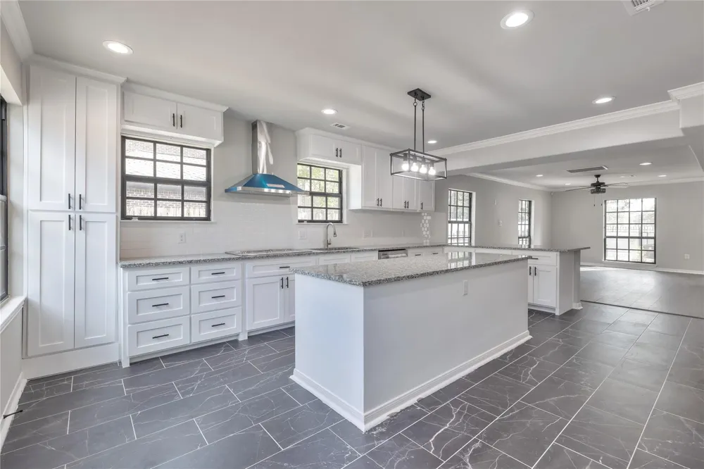 7312 Main Street Houston, TX 77030