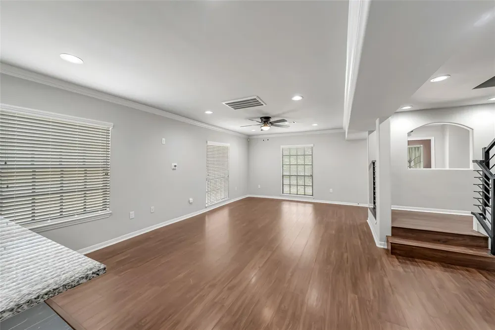 7312 Main Street Houston, TX 77030