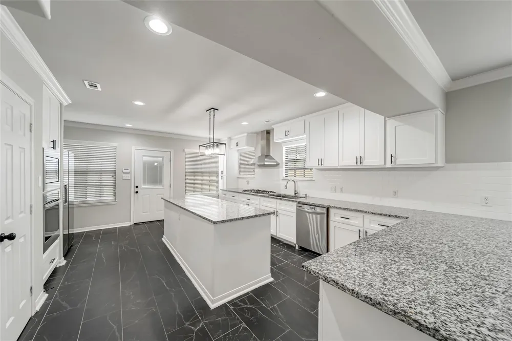 7312 Main Street Houston, TX 77030