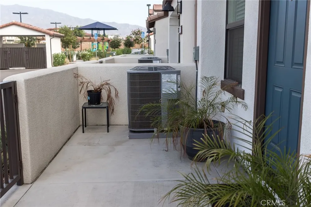 16179 Lumia Way Fontana, CA 92336