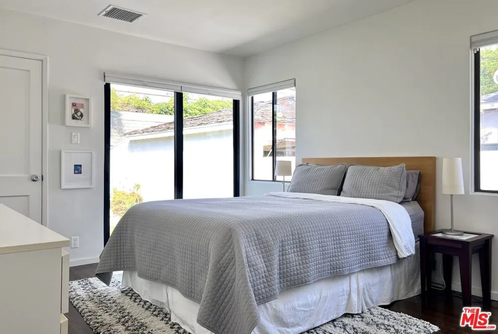 3865 Lyceum Avenue Los Angeles, CA 90066