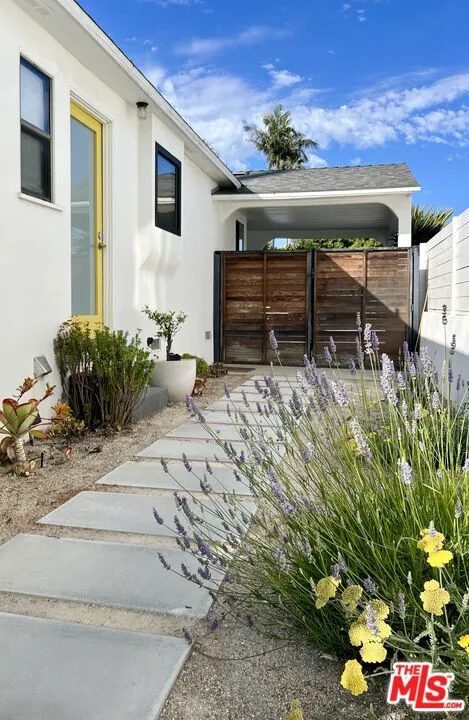 3865 Lyceum Avenue Los Angeles, CA 90066