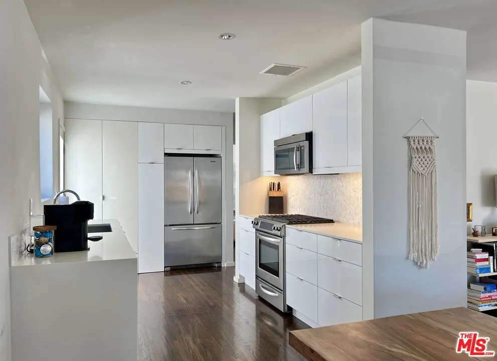 3865 Lyceum Avenue Los Angeles, CA 90066