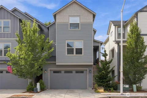 163 Loganberry Court
