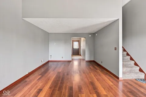 5515 Bluegrass Circle