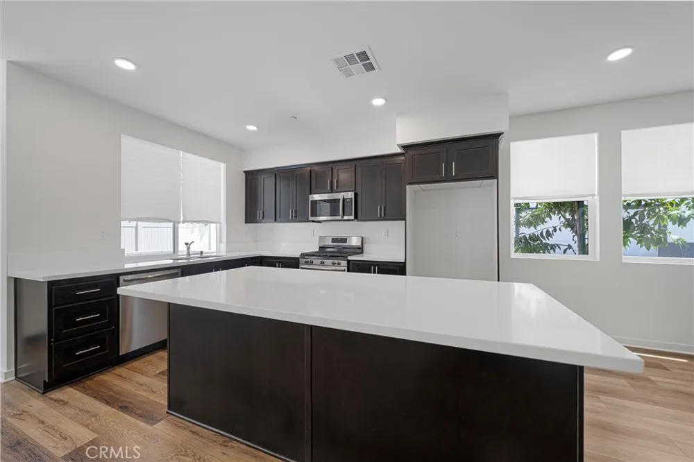 2775 W Pepper Tree Anaheim, CA 92801