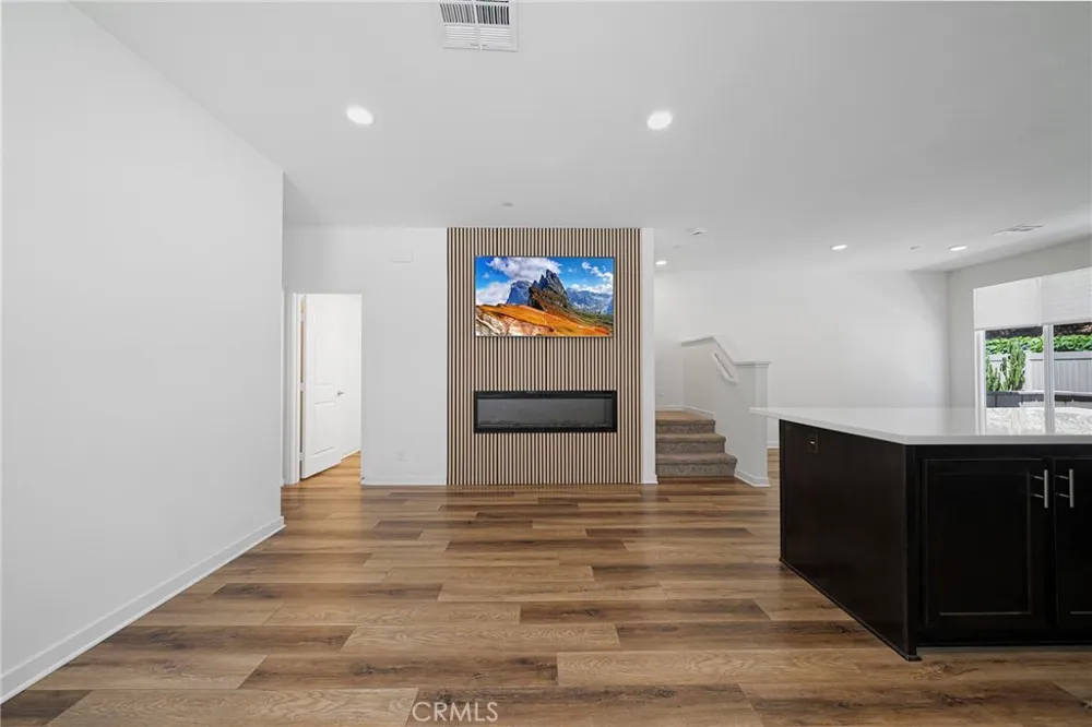 2775 W Pepper Tree Anaheim, CA 92801