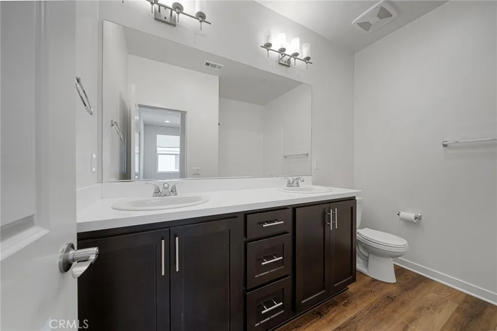 2775 W Pepper Tree Anaheim, CA 92801