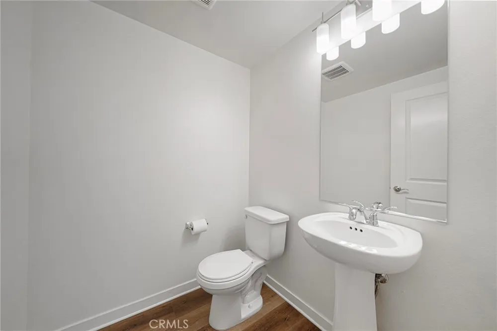 2775 W Pepper Tree Anaheim, CA 92801