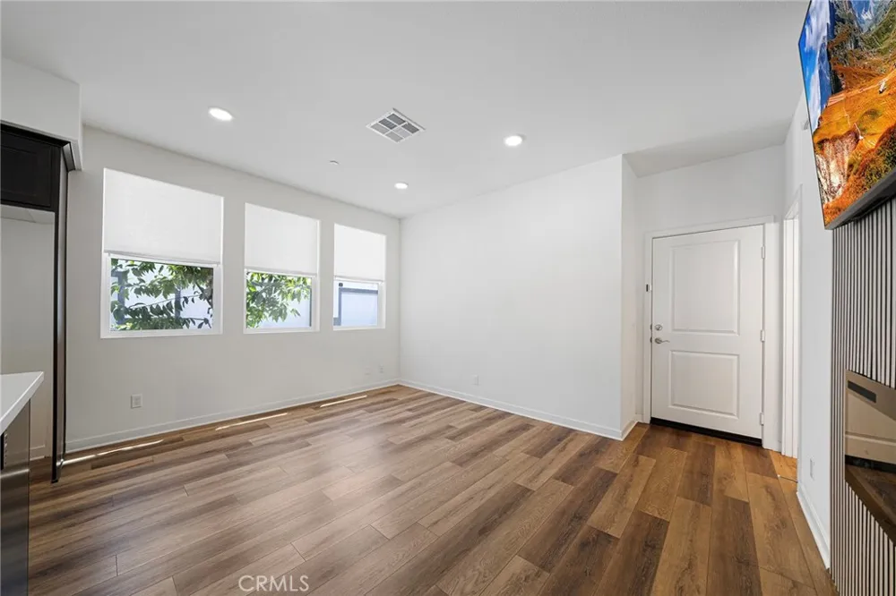 2775 W Pepper Tree Anaheim, CA 92801