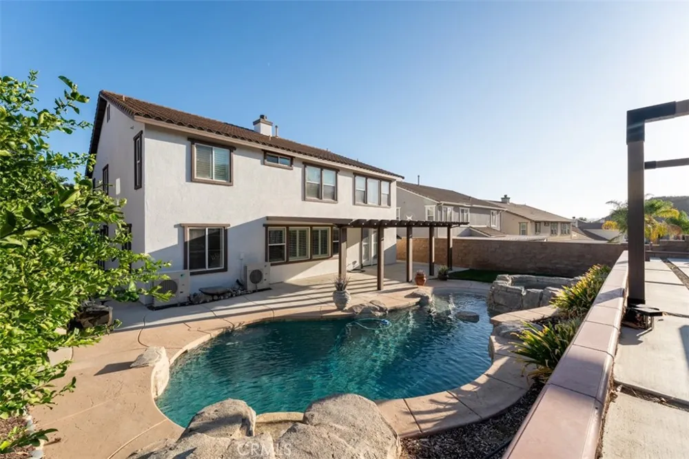 27367 Pinyon Murrieta, CA 92562