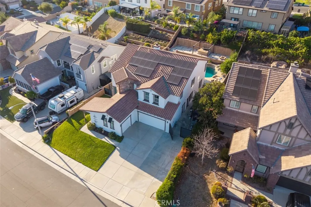 27367 Pinyon Murrieta, CA 92562