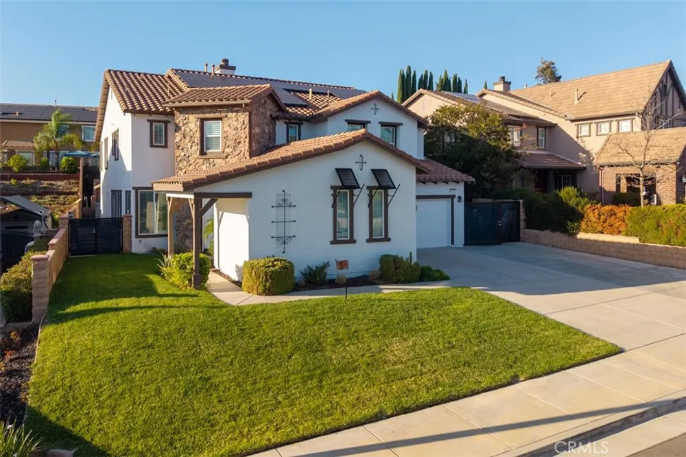27367 Pinyon Murrieta, CA 92562