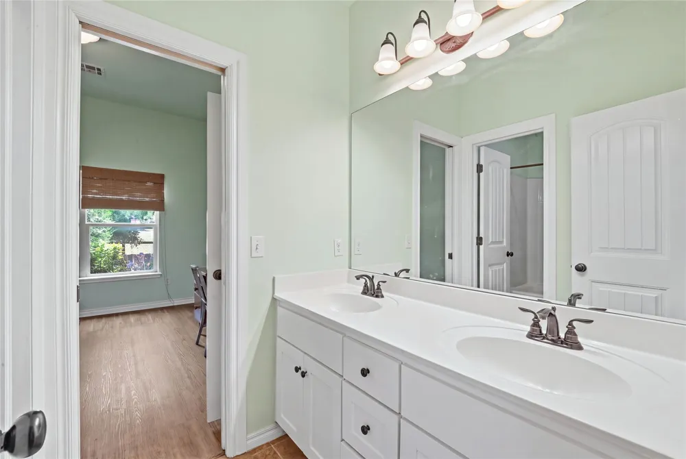 4105 Lions Place Broken Arrow, OK 74012