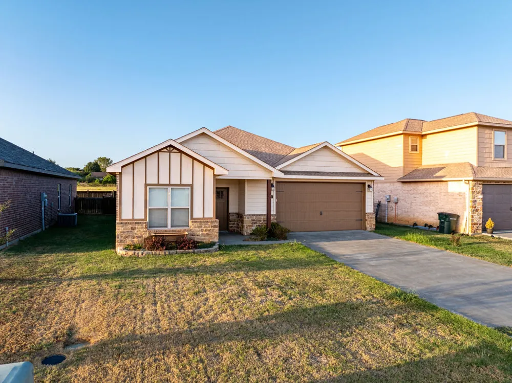 108 Tallgrass Street Calera, OK 74730