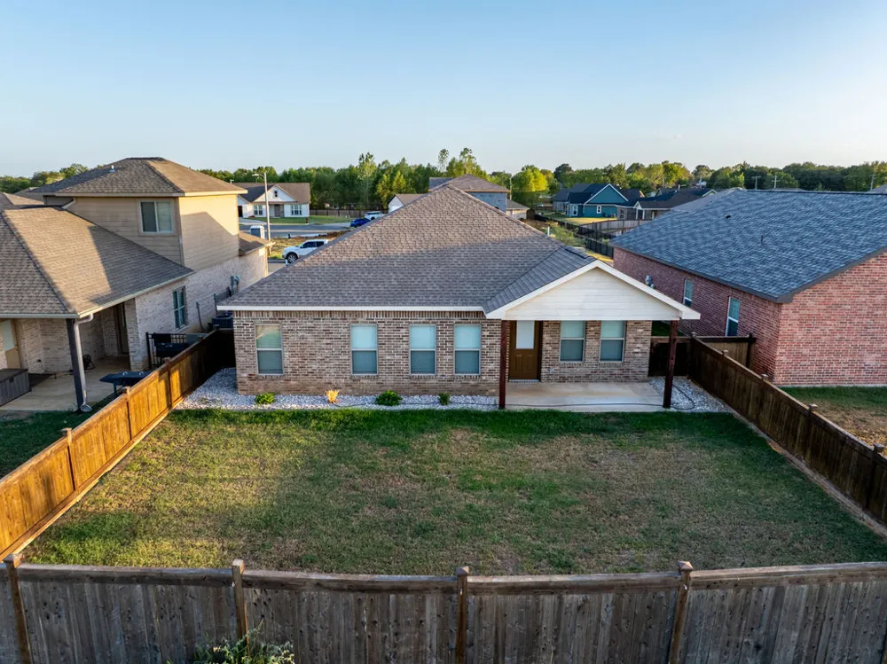 108 Tallgrass Street Calera, OK 74730
