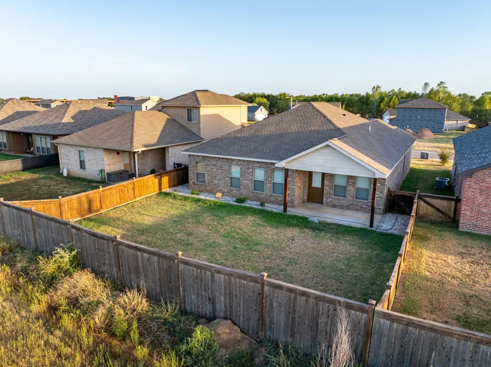 108 Tallgrass Street Calera, OK 74730