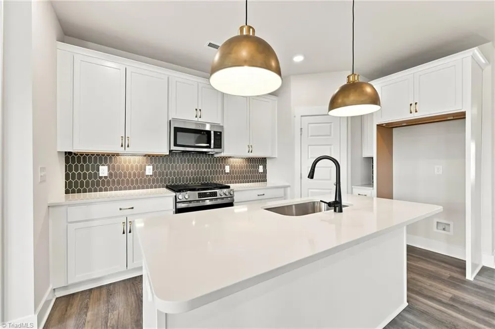9241 Stoney River Lane Kernersville, NC 27284