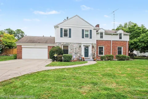 1813 Lincoln Drive