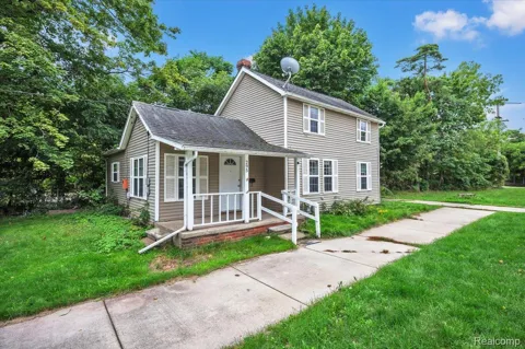 295 W 3rd Street