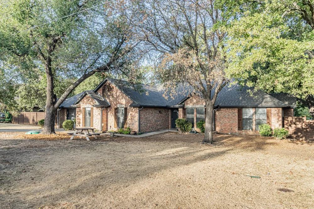 521 Meadowbrook Street Lake Dallas, TX 75065
