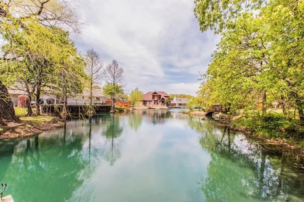 521 Meadowbrook Street Lake Dallas, TX 75065