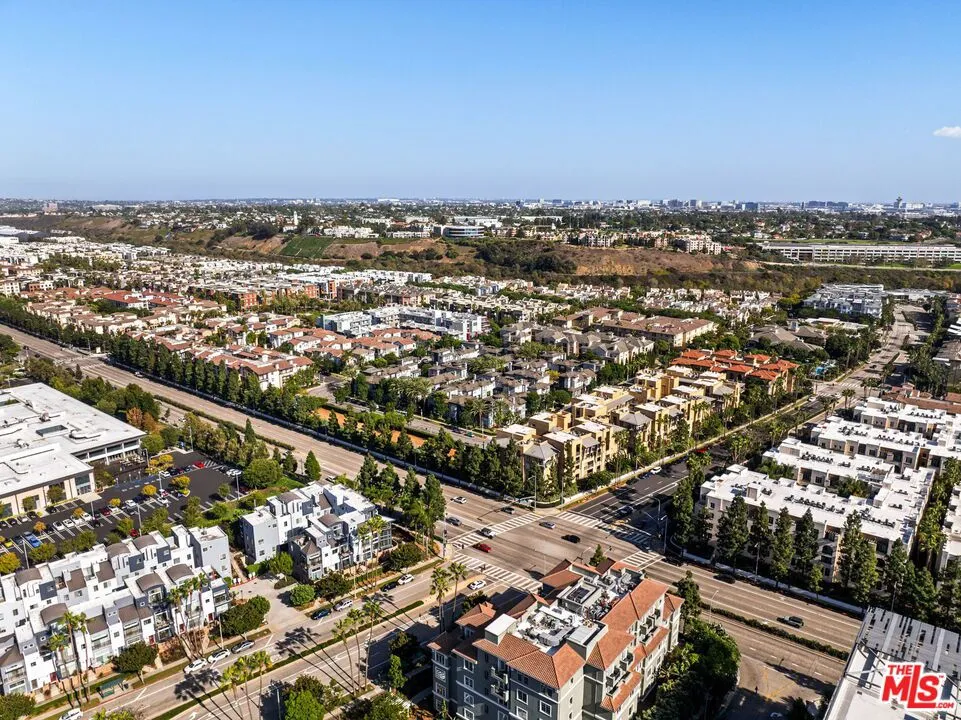5400 Playa Vista Drive #14 Playa Vista, CA 90094