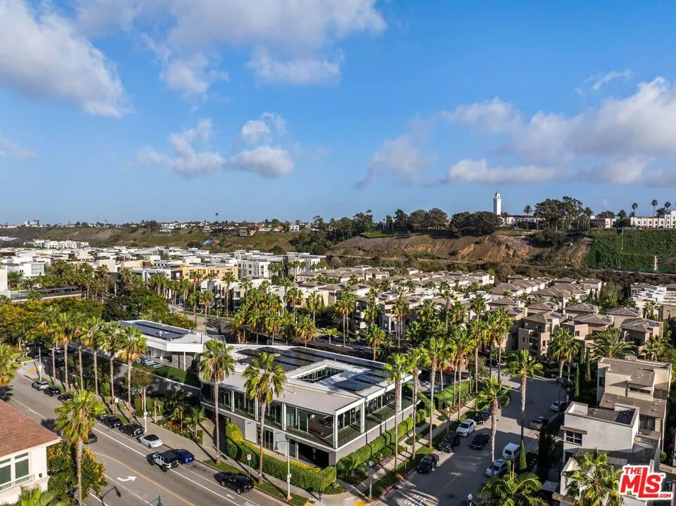 5400 Playa Vista Drive #14 Playa Vista, CA 90094