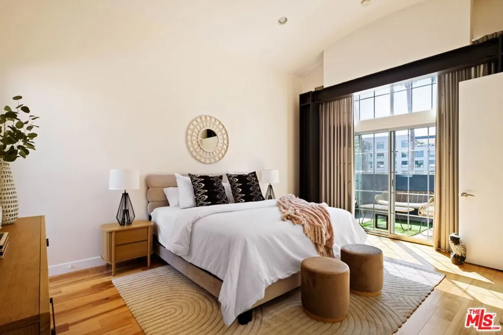 5400 Playa Vista Drive #14 Playa Vista, CA 90094
