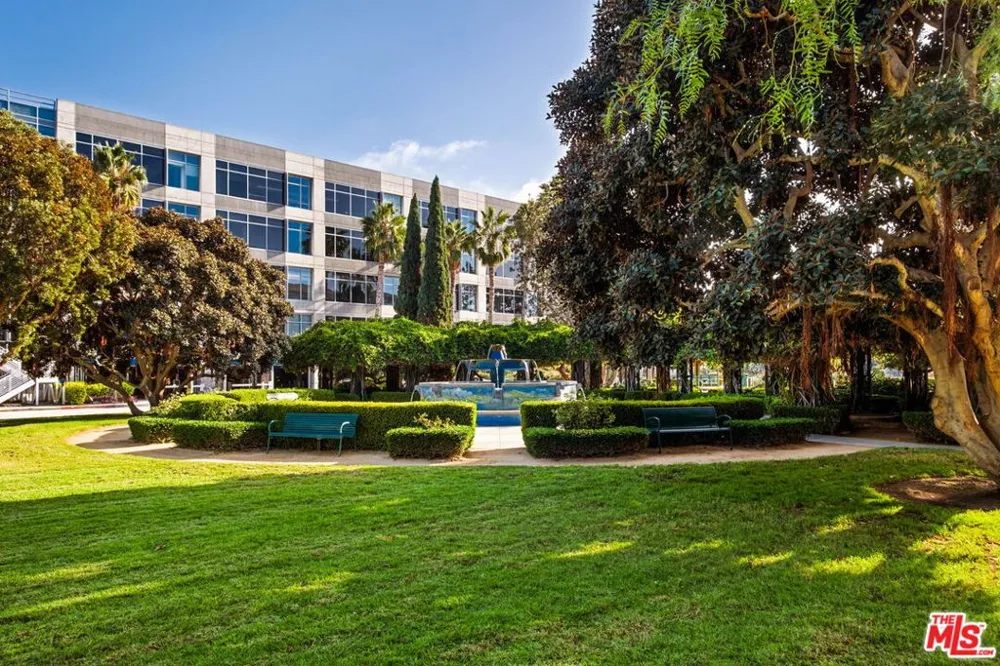 5400 Playa Vista Drive #14 Playa Vista, CA 90094