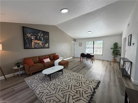 2811 SE 15th Place #202