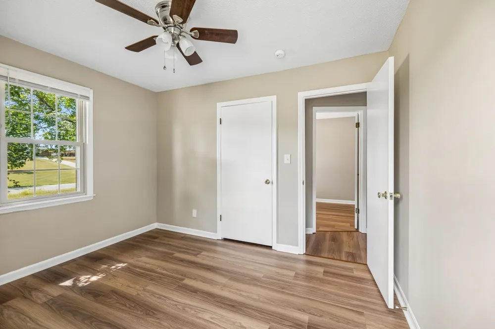 2734 Carters Creek Station Rd Columbia, TN 38401