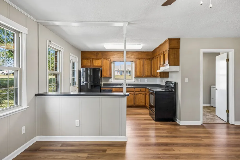2734 Carters Creek Station Rd Columbia, TN 38401