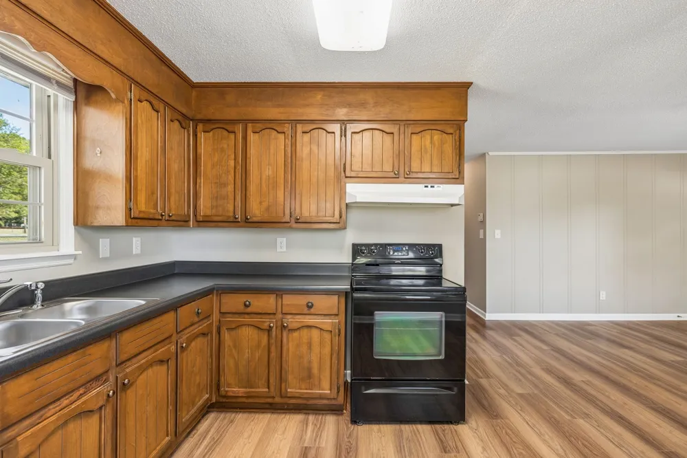 2734 Carters Creek Station Rd Columbia, TN 38401