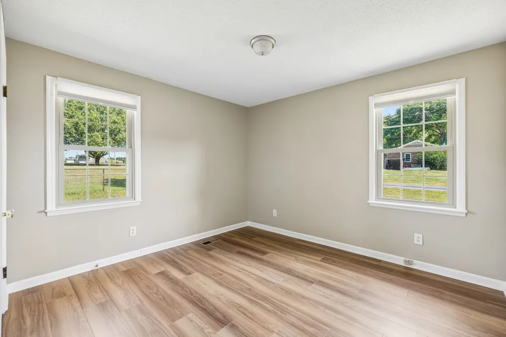 2734 Carters Creek Station Rd Columbia, TN 38401