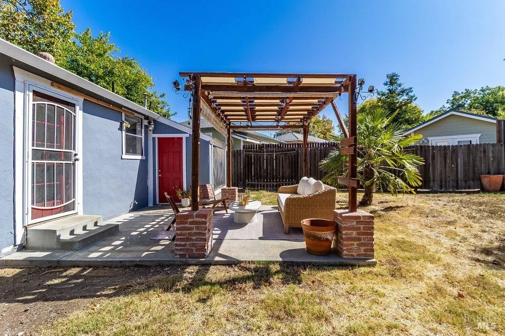 206 Hillcrest Avenue Benicia, CA 94510