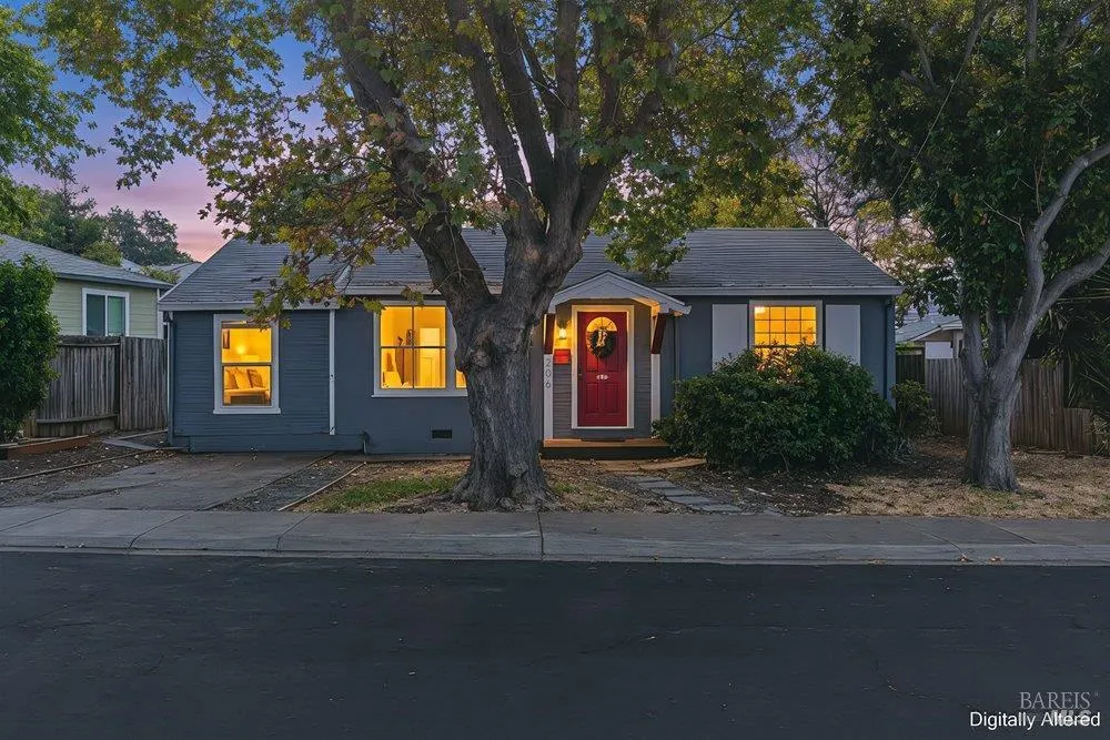 206 Hillcrest Avenue Benicia, CA 94510