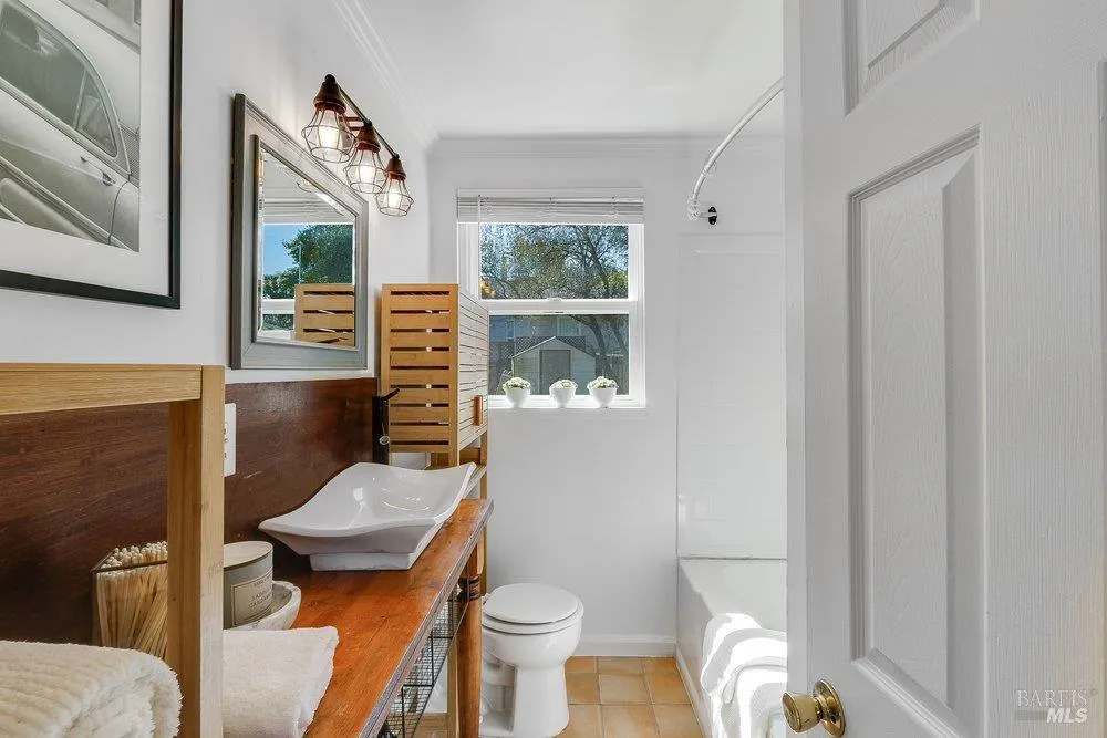 206 Hillcrest Avenue Benicia, CA 94510