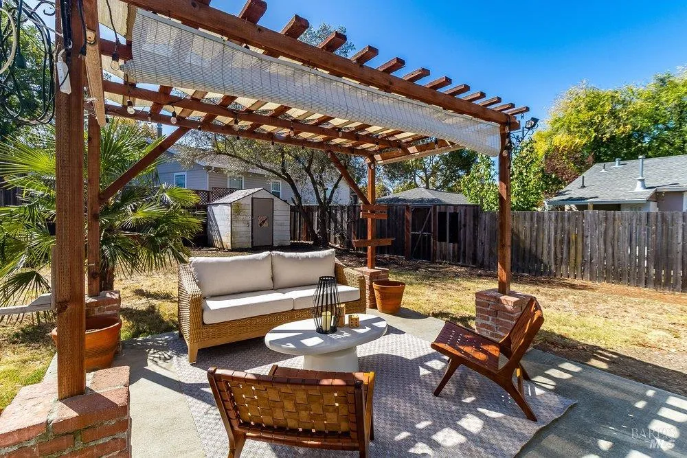 206 Hillcrest Avenue Benicia, CA 94510