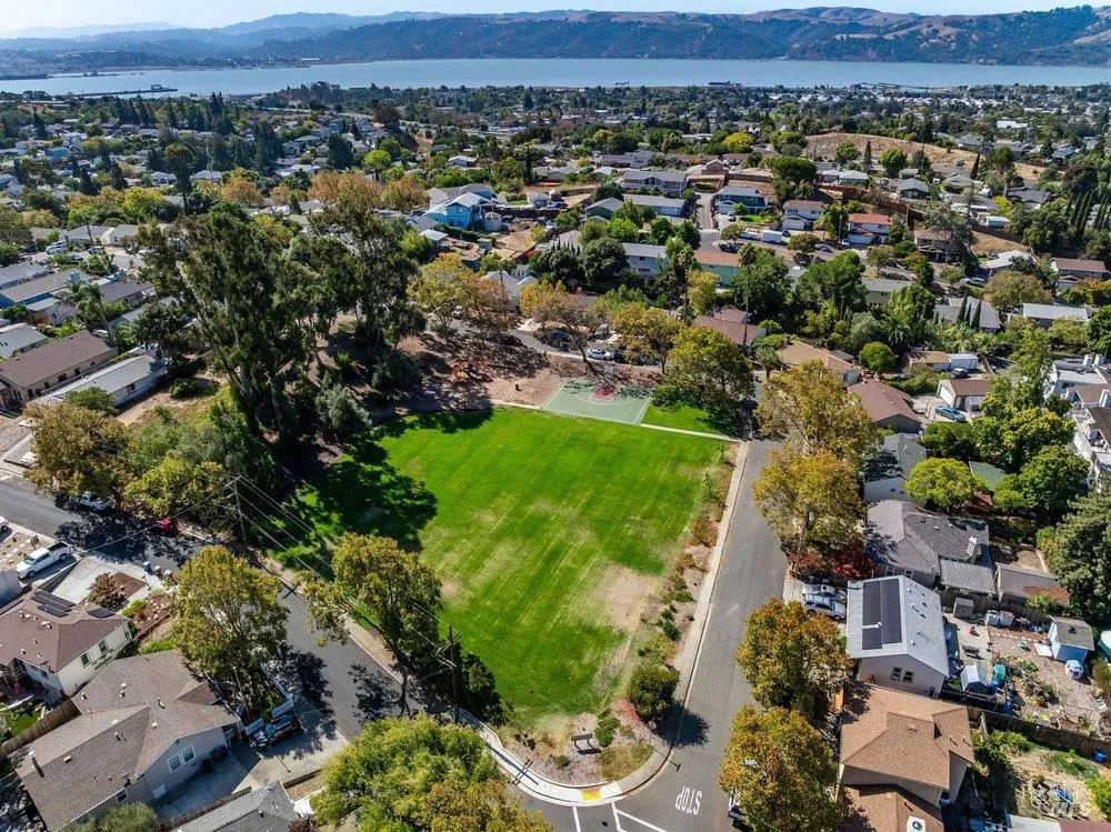 206 Hillcrest Avenue Benicia, CA 94510