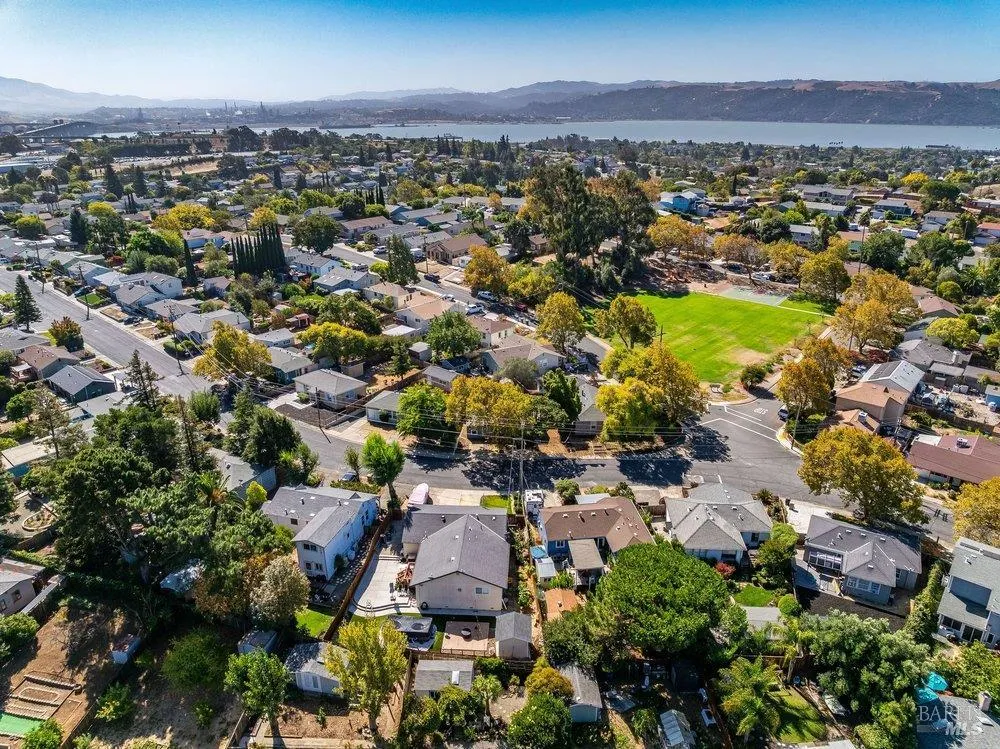 206 Hillcrest Avenue Benicia, CA 94510