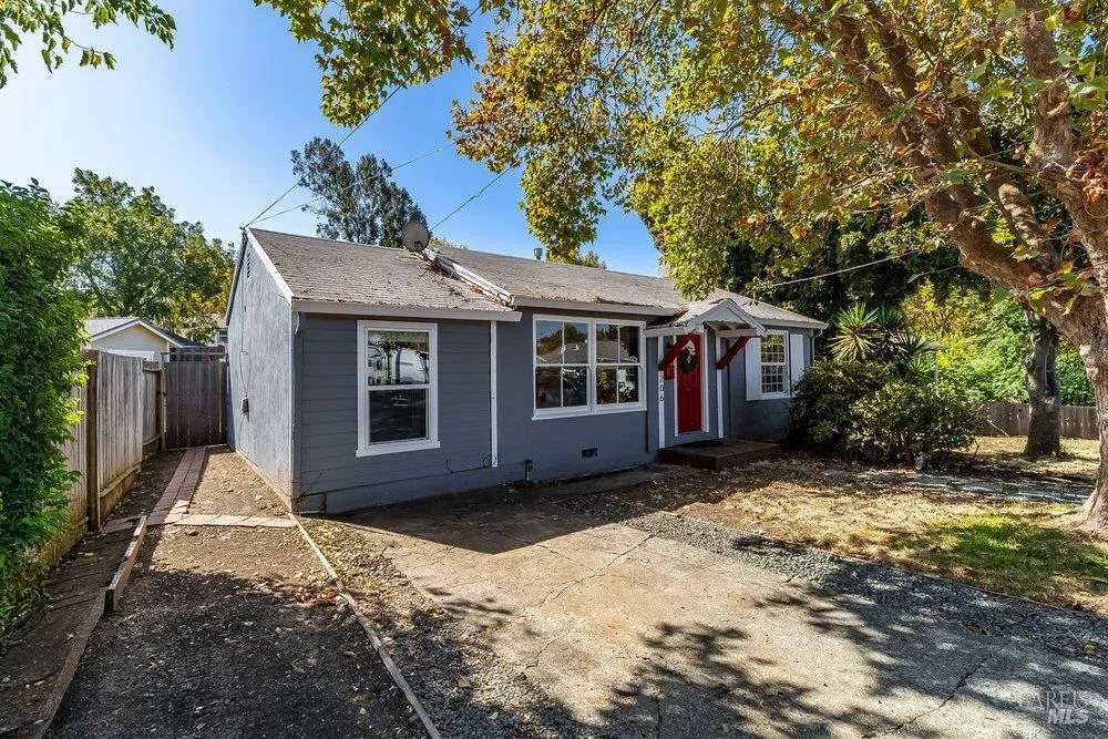 206 Hillcrest Avenue Benicia, CA 94510