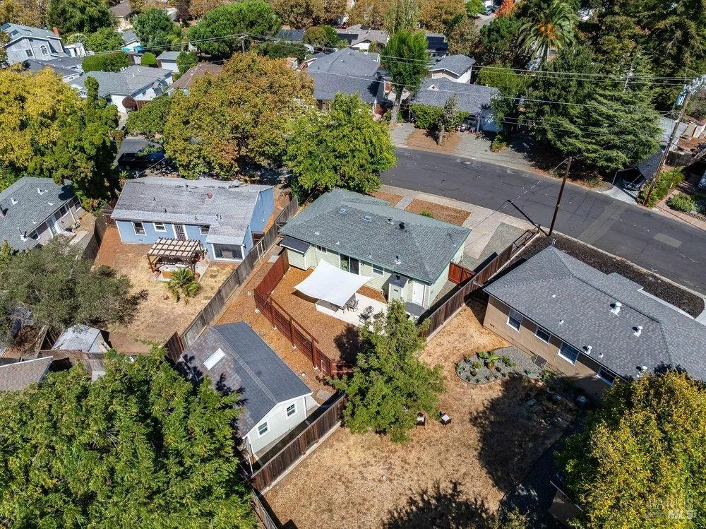 206 Hillcrest Avenue Benicia, CA 94510