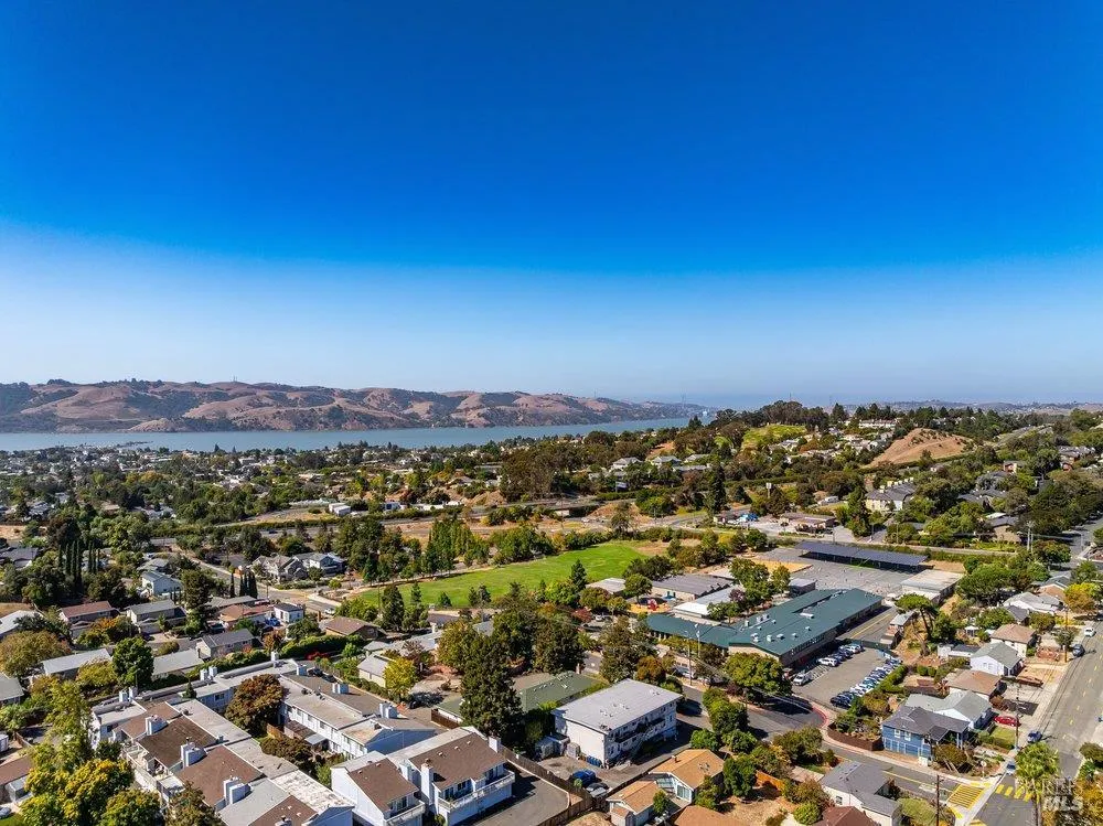 206 Hillcrest Avenue Benicia, CA 94510
