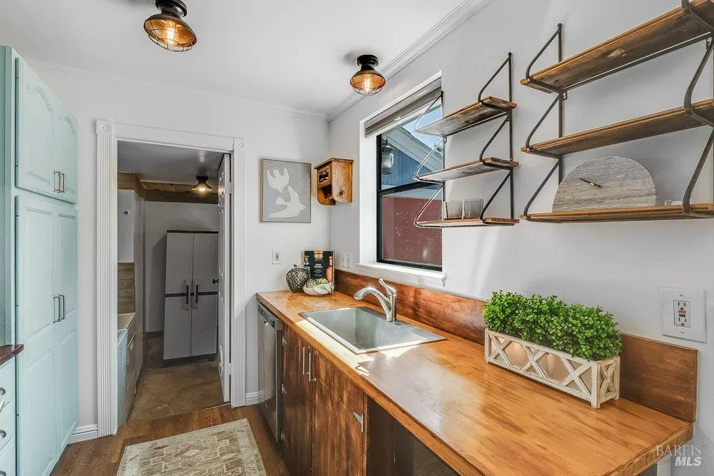 206 Hillcrest Avenue Benicia, CA 94510