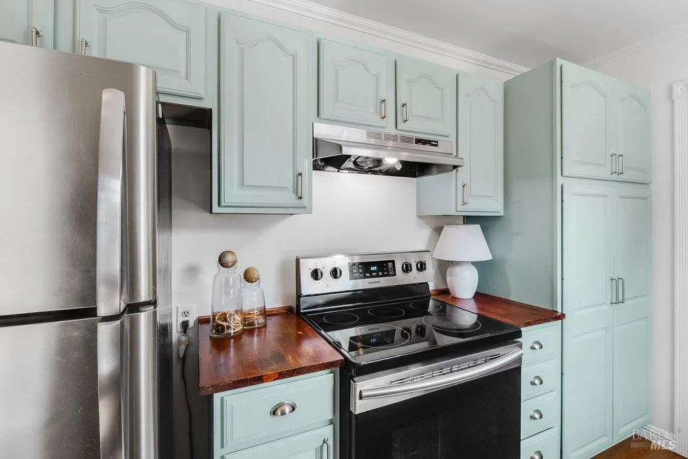 206 Hillcrest Avenue Benicia, CA 94510