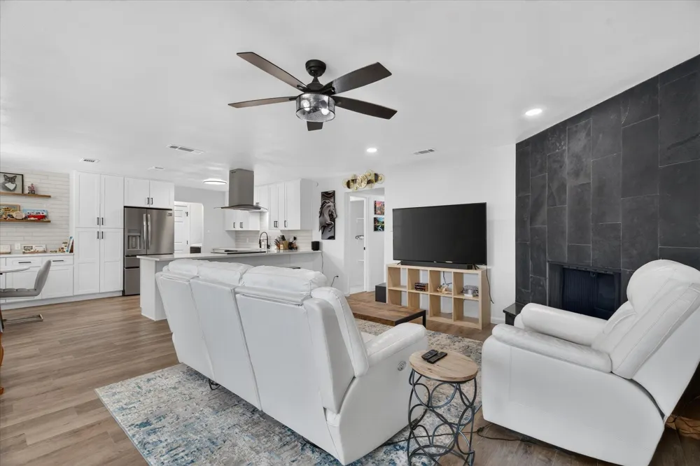 3101 Whisperwood Lane Bedford, TX 76021