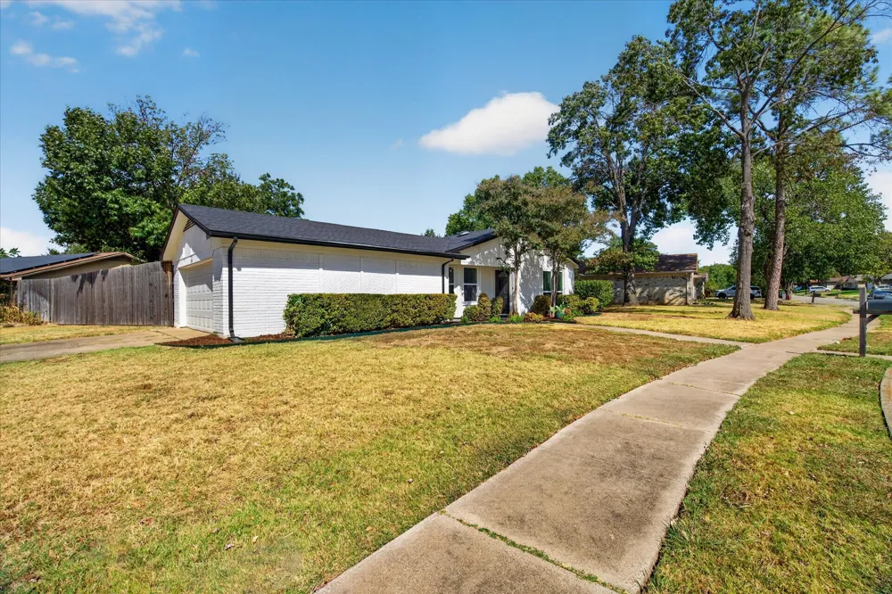 3101 Whisperwood Lane Bedford, TX 76021