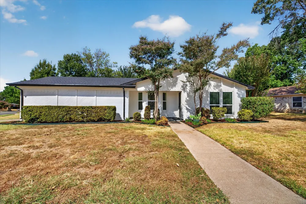 3101 Whisperwood Lane Bedford, TX 76021